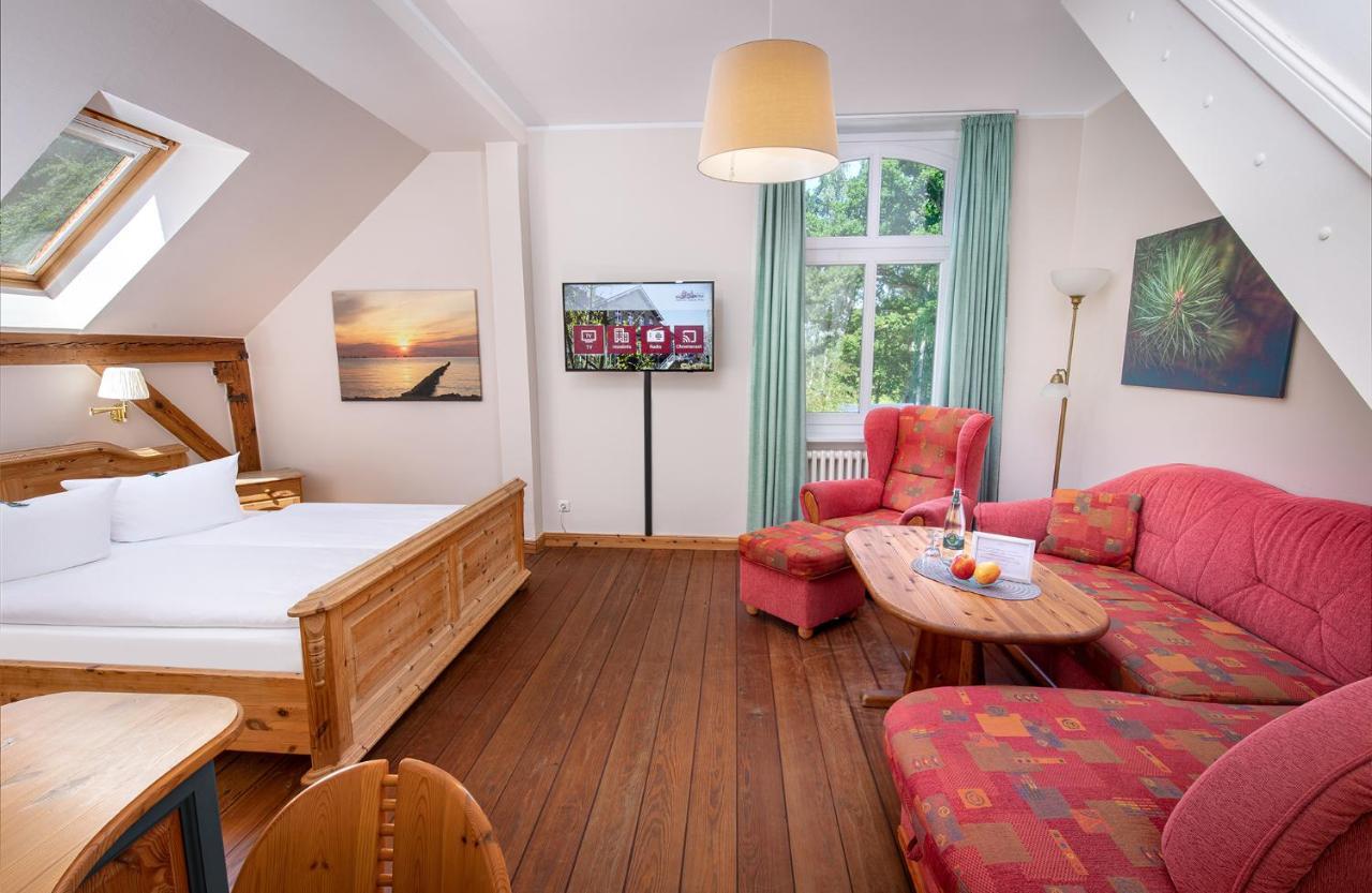 Hotel Schloesschen Sundische Wiese Цингст Екстер'єр фото