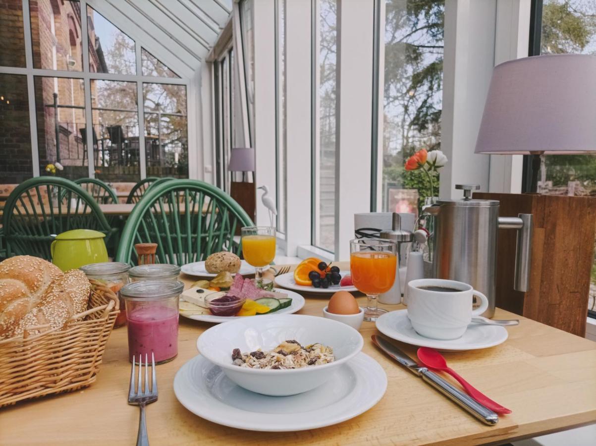 Hotel Schloesschen Sundische Wiese Цингст Екстер'єр фото
